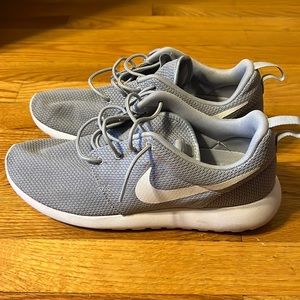 Mens Nike Roshe